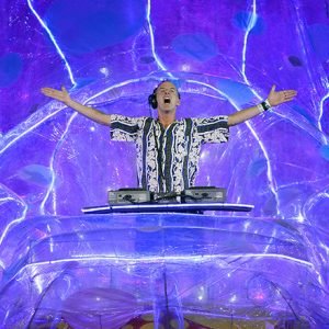 DJ Fatboy Slim performs during the closing ceremony of the 2012 London Olympic Games at the Olympic stadium in London on August 12, 2012. Rio de Janeiro will host the 2016 Olympic Games. AFP PHOTO/LEON NEAL (Photo credit should read LEON NEAL/AFP/GettyImages)