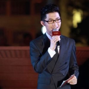 Bilingual MC Kris Image1