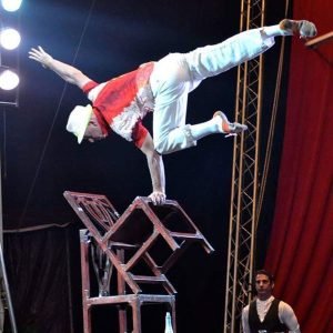 Dubai Chair Balancing Act3