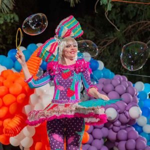 Female Bubble Artist Image1
