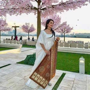 Female Qanunist Image1