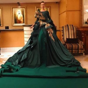 Green Carpet Lady Image1