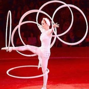 HULA-HOOP-ARTIST-IN-DUBAI-1