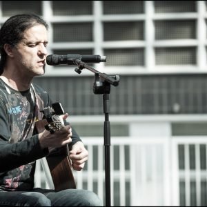 Laroussi - Singer3