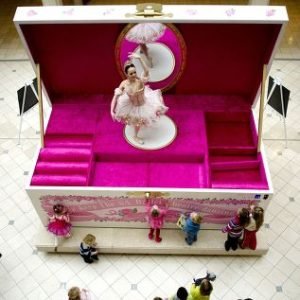 Image ref 13633269. Copyright Rex Shutterstock No reproduction without permission. Please see www.rexfeatures.com for more information.