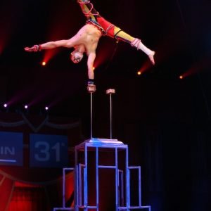 Solo Hand Balance Show Dubai4