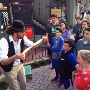 Street and Roaming Magician 1
