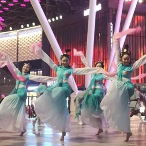 Traditional Chinese Dancers UAE Image1