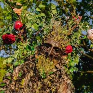 Tree Stilt Walkers2