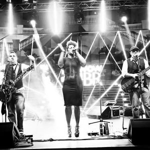 female-led-jazz-twist-band-uae3