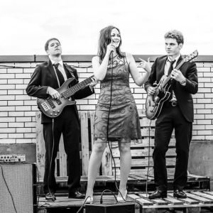 female-led-jazz-twist-band-uae4